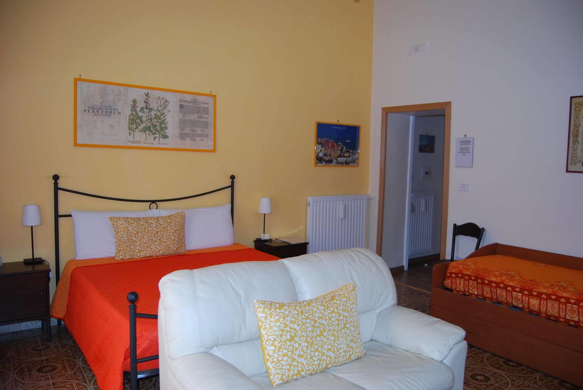 Bed And Breakfast Casa Mariella 나폴리 외부 사진